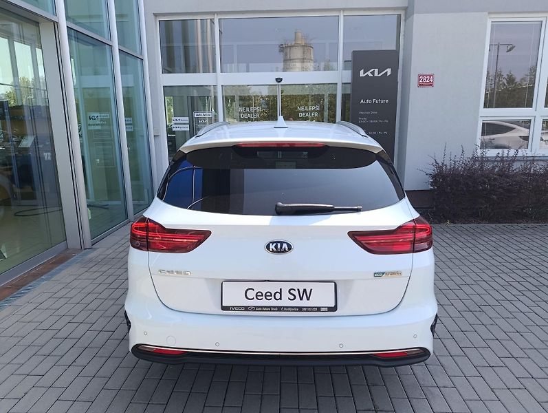 Kia Ceed (2021) 1.6 CRDi 7DCT  Top - fotka 5 z 12