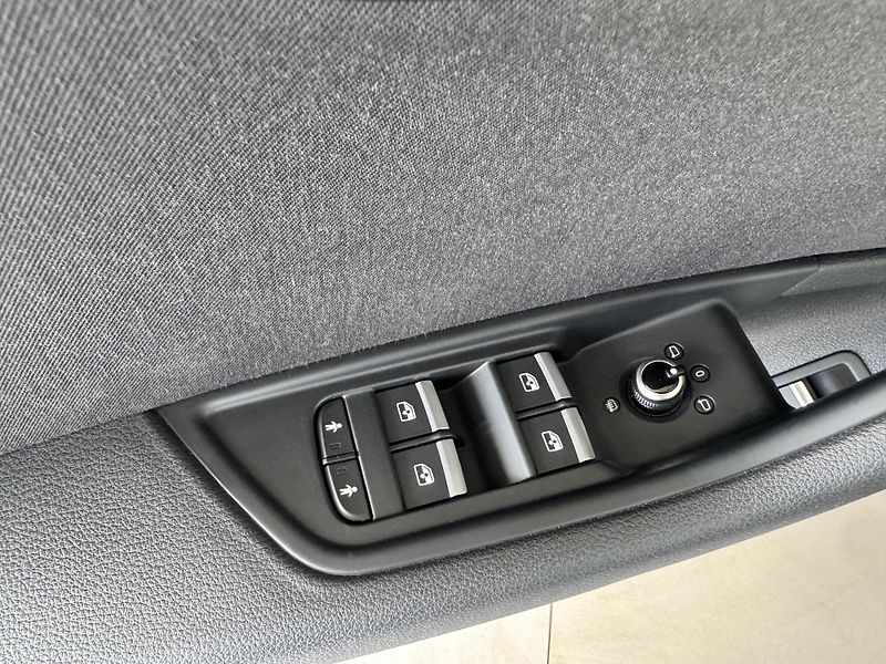Audi A4 2,0TDI*MatrixLED*Navigace*PDC - fotka 29 z 34