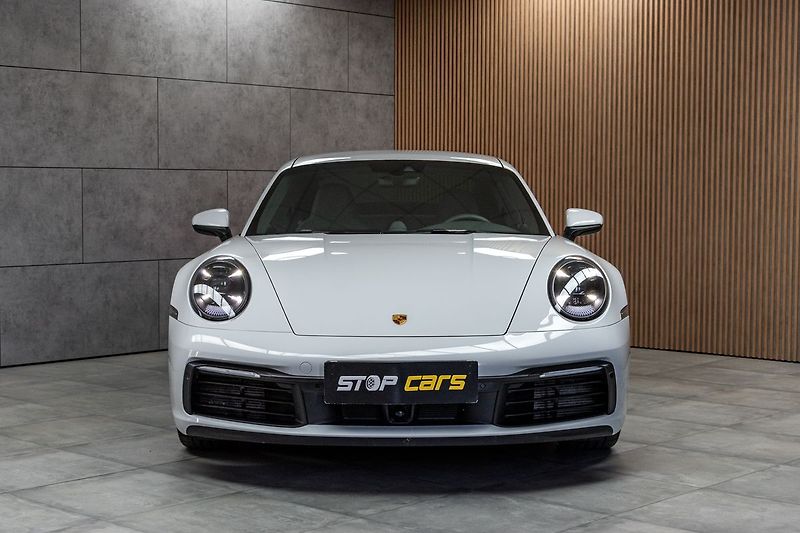 Porsche 911 992 CARRERA 4*BLACK PAKET*DPH* - fotka 2 z 37