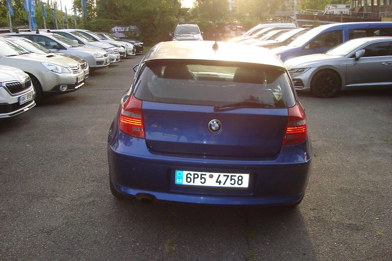 BMW Řada 1 (2007) 2.0 118i - fotka 6 z 56