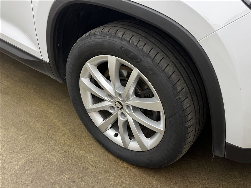 Škoda Kodiaq 2,0 DSG 4X4 CANTON ACC 360° - fotka 44 z 47