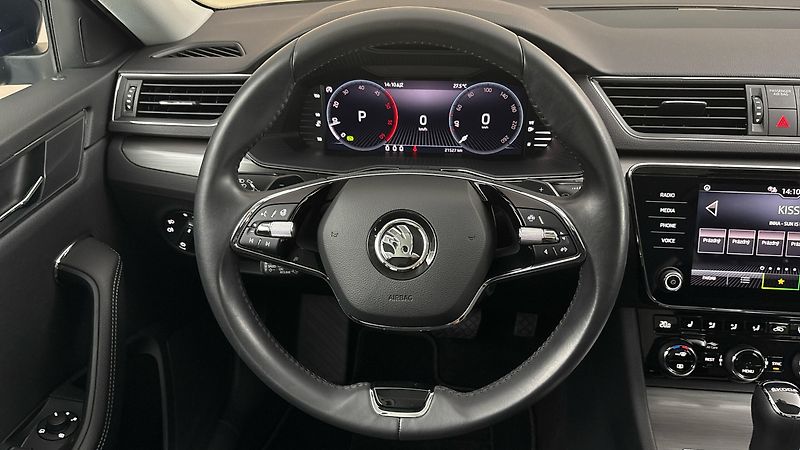 Škoda Superb 2.0 TDI DSG Style Combi - fotka 9 z 26