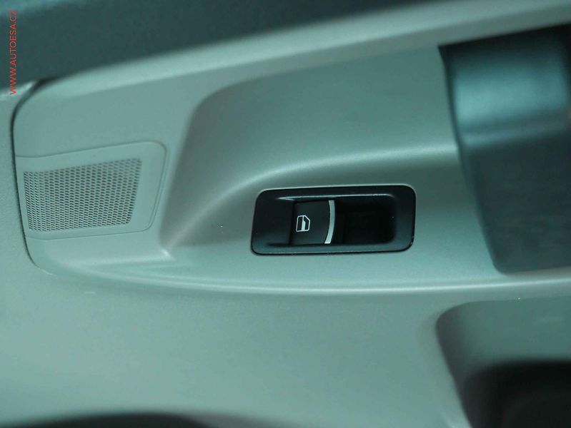 Volkswagen Sharan (2013) 2.0TDi, DSG, bixen, kamera - fotka 12 z 21