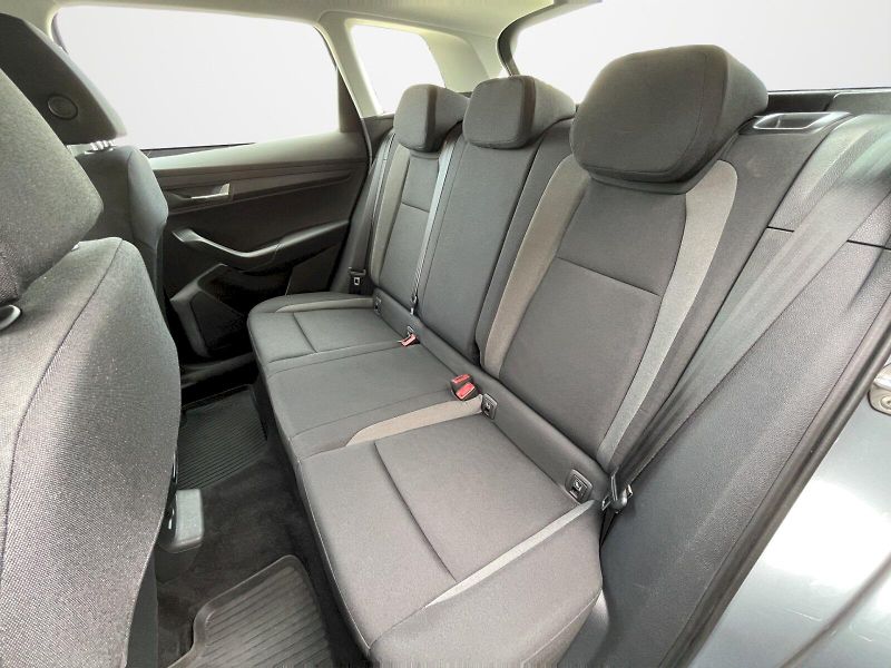 Škoda Karoq (2021) 1.5 TSI 110 kW DSG Ambition Pl - fotka 22 z 30