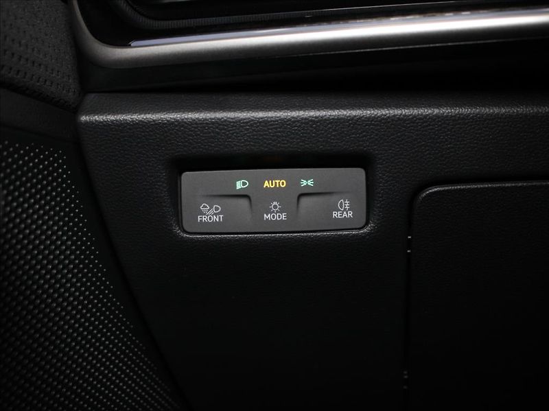 Škoda Superb 1,5 TSI m-HEV Sportline 5L.Zár - fotka 21 z 30