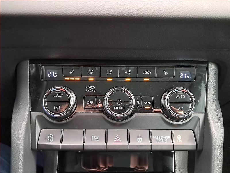 Škoda Karoq (2018) Style 1.5 TSI, Automat - fotka 17 z 23