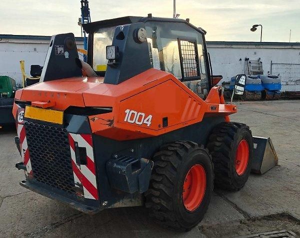 Locust (2023) 1004 smykový nakladač 3.6t - fotka 3 z 9