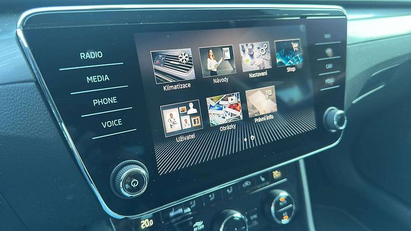 Škoda Superb Style 2,0TDI 110kW DSG/P6466 - fotka 13 z 28