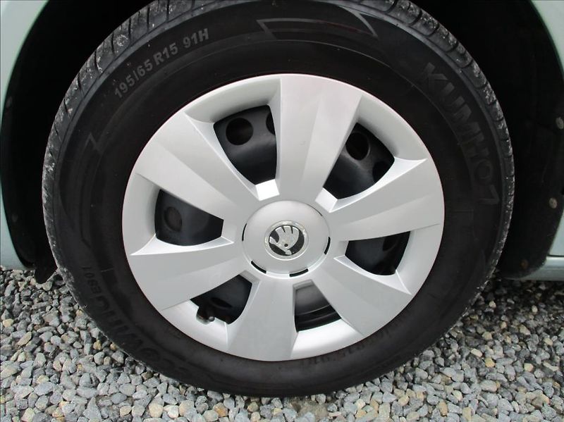 Škoda Octavia 1,2 TSI, digiklima,servis,tažn - fotka 27 z 40