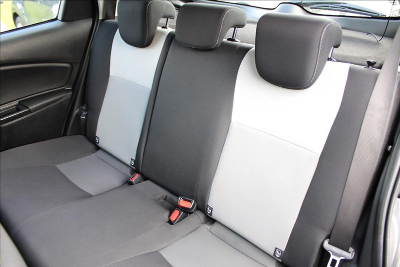 Toyota Yaris 1,5 Hybrid Comfort, Kamera - fotka 23 z 28