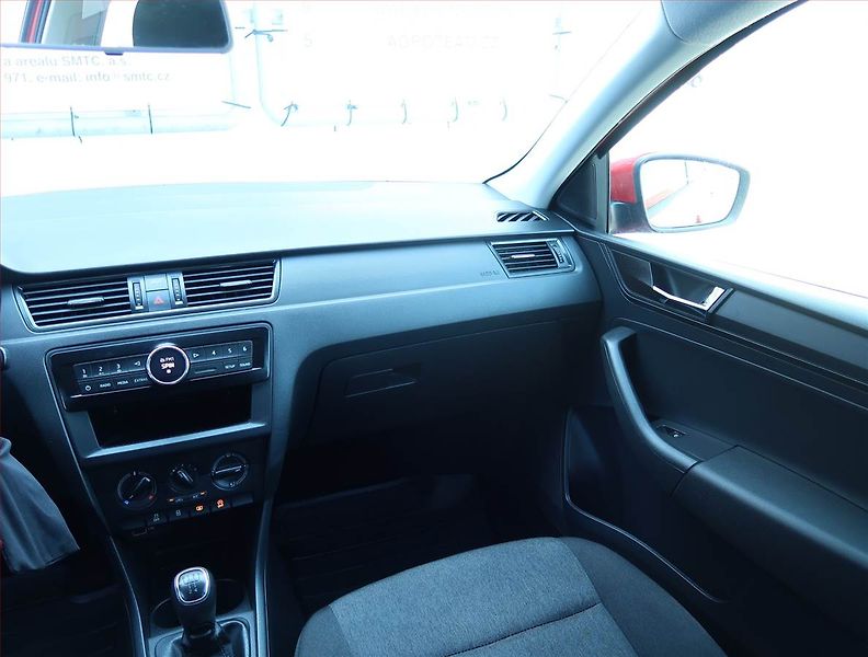 Škoda Rapid (2018) Spaceback 1.0 TSI, Serv.kniha - fotka 8 z 14