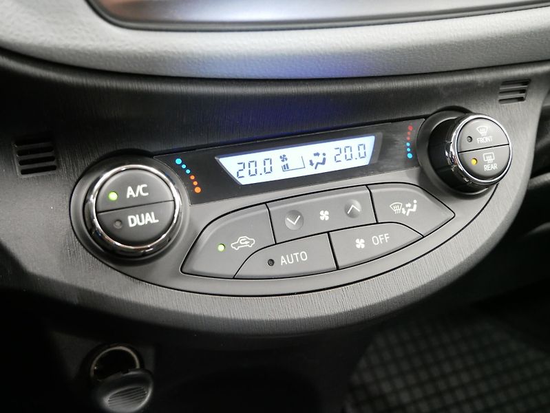 Toyota Yaris - fotka 19 z 23