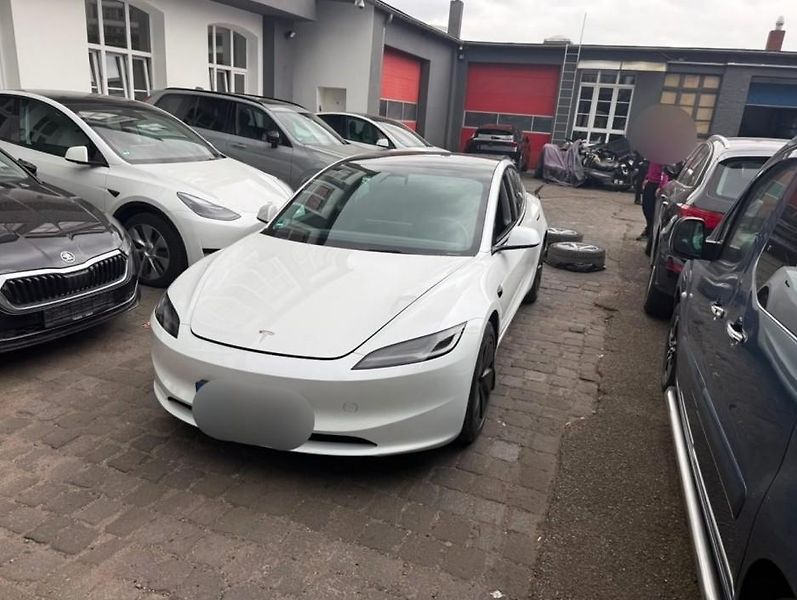 Tesla Model 3 (2024) HIGHLAND AWD      PŘIPRAVUJEME - fotka 2 z 8