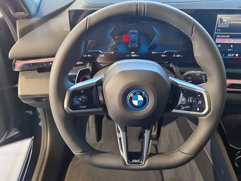 BMW i5 eDrive40 M-Sport 360 DA+ HuD T - fotka 9 z 9
