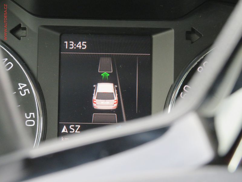 Škoda Octavia (2013) 2.0TDi, Elegance, bixen, navi - fotka 26 z 36