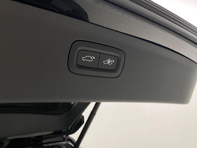 Volvo XC90 (2026) T8 AWD Plug-in DARK ULTRA - fotka 25 z 76