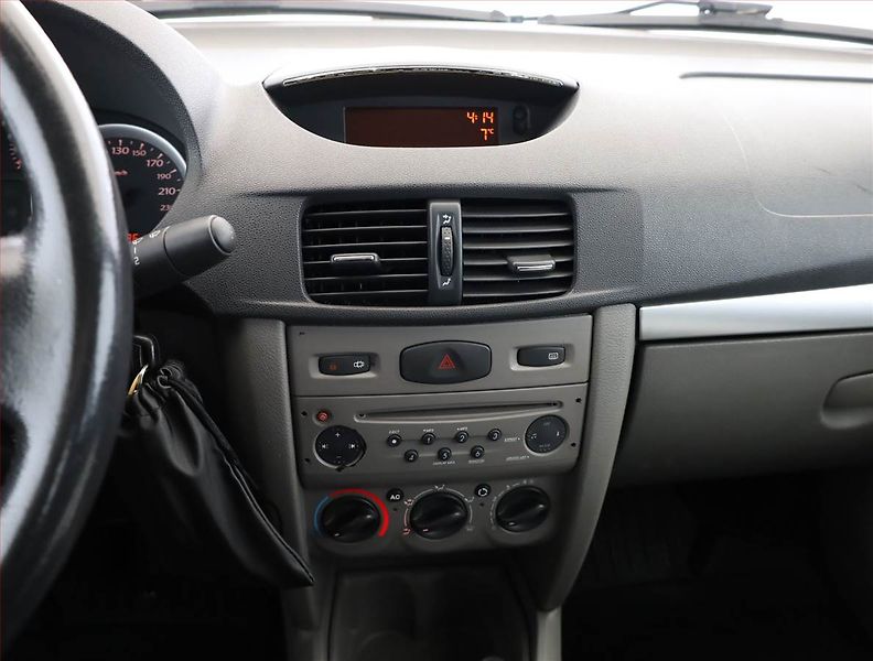 Renault Thalia (2010) 1.2 16V, jezdí výborně - fotka 9 z 12