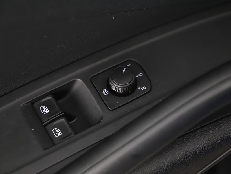 Škoda Fabia 1,0TSi 70kW AMBITION PLUS - fotka 23 z 26