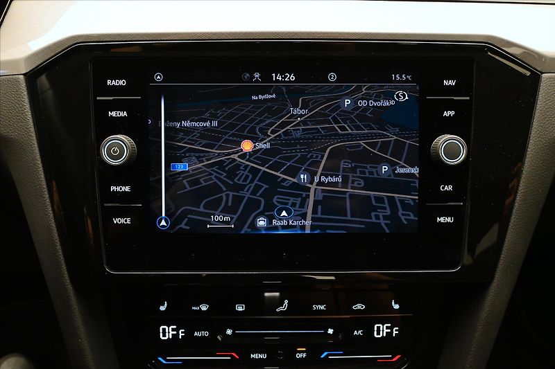 Volkswagen Passat 2,0 TDI 110kW DSG Business Zár - fotka 17 z 25