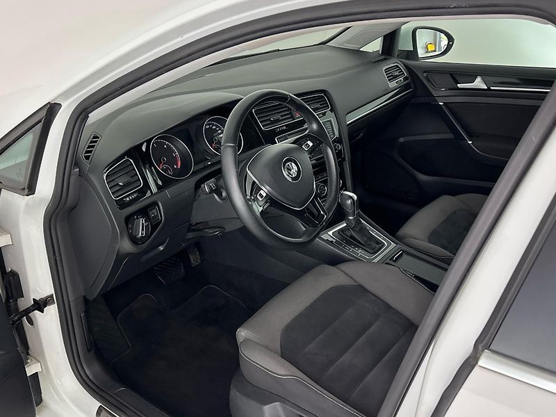Volkswagen Golf Highline DSG - fotka 6 z 28