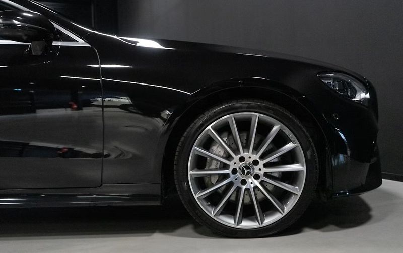 Mercedes-Benz Třídy E 450 4MATIC AMG Coupé - fotka 8 z 17