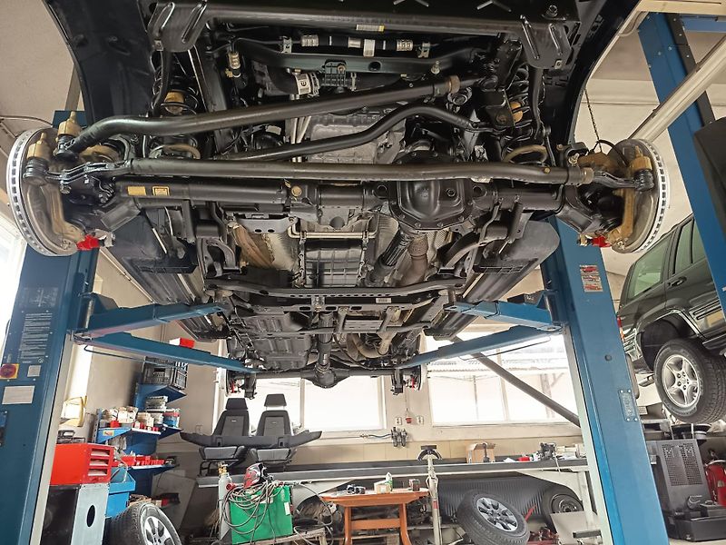 Jeep Wrangler (2021) SAHARA 4x4 Unlimited, TOP   - fotka 47 z 52
