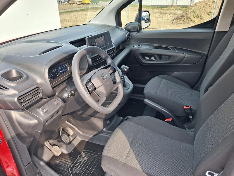 Toyota ProAce City 1.5 D-4D Extra CrewCab Active - fotka 11 z 23
