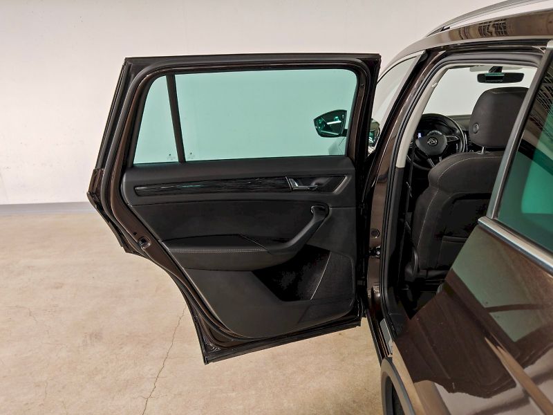 Škoda Kodiaq (2019) 2.0 TSI 140 kW DSG 4x4 Style - fotka 25 z 33