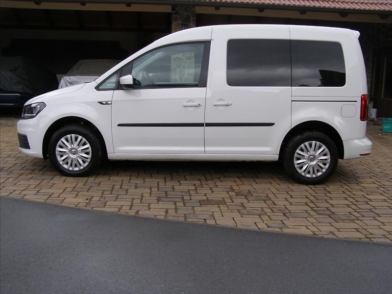 Volkswagen Caddy 2,0   TDI TEMPOMAT - fotka 2 z 26
