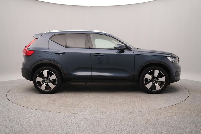 Volvo XC40 T3 MOMENTUM CZ REZERVACE - fotka 11 z 47