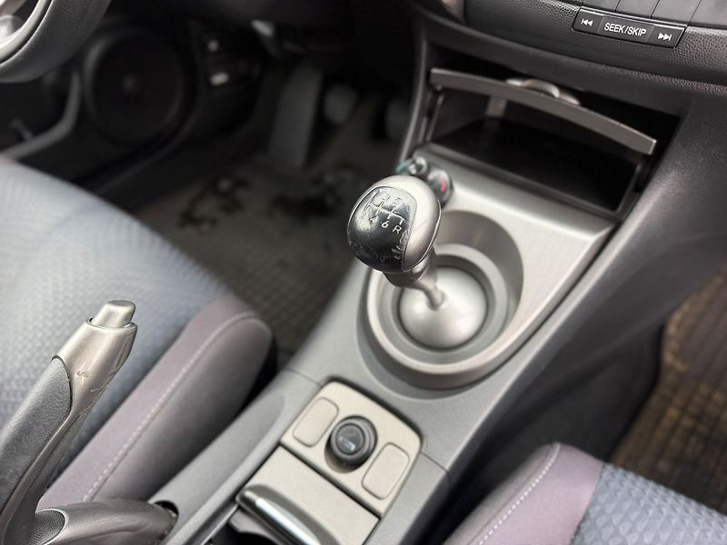 Honda Civic 1.4i Comfort 100 MAN6 - fotka 23 z 26