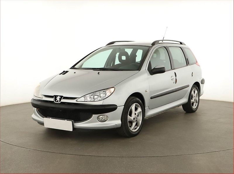 Peugeot 206 (2006) 1.6 HDi, po STK, Tažné, Klima - fotka 2 z 12