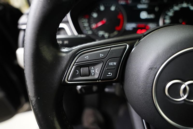 Audi A4 - fotka 16 z 26