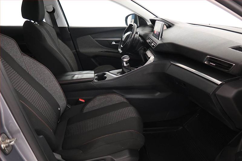 Peugeot 3008 (2017) 1.6 BlueHDi, Serv.kniha, Navi - fotka 9 z 19