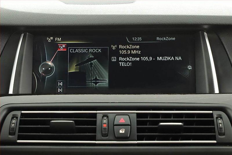 BMW Řada 5 (2014) 520i, Automat, Kůže, Navi - fotka 12 z 20