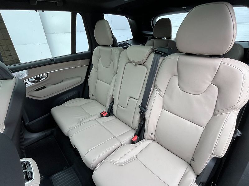 Volvo XC90 PLUS BRIGHT B5 AWD 184 kW - fotka 13 z 28