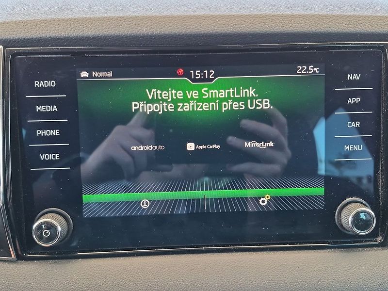 Škoda Karoq Style Plus 1,5 TSi 110 kW DSG - fotka 18 z 27