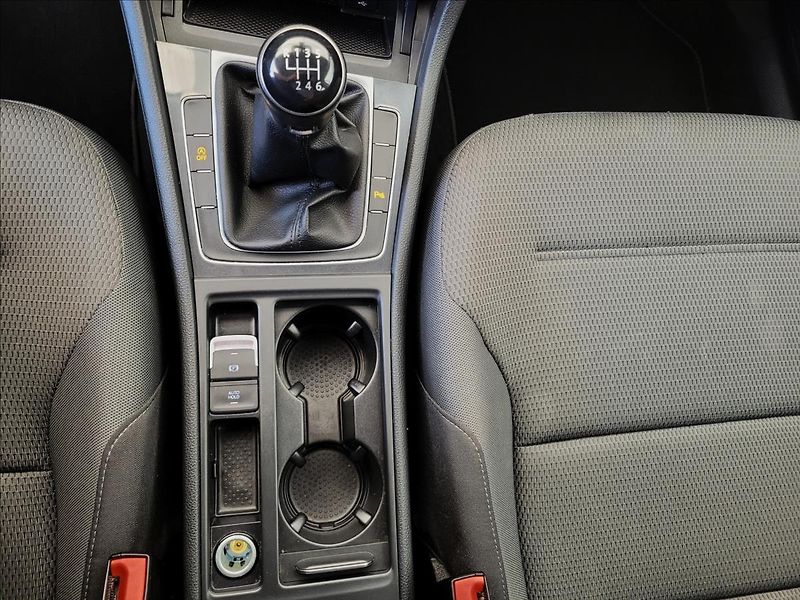Volkswagen Golf 1,0 TSI,navi,digiklima,acc,alu - fotka 37 z 50
