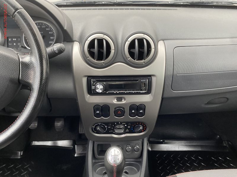 Dacia Duster (2013) 1.6 i, ČR, AC - fotka 12 z 13