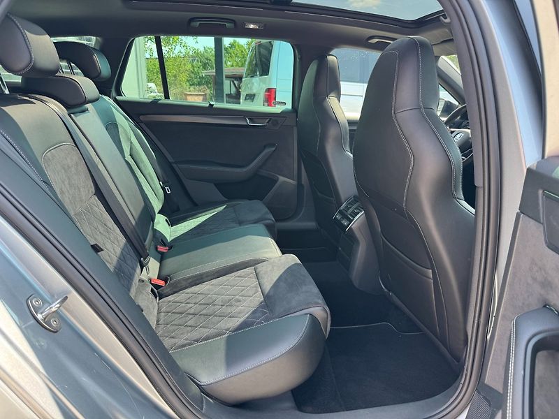 Škoda Superb (2021) Sportline 2.0 TSI DSG 4x4 - fotka 28 z 40