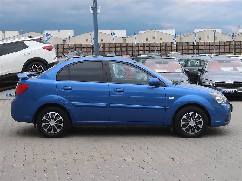 Kia Rio (2010) 1.4 16V, po STK, jezdí skvěle - fotka 6 z 14