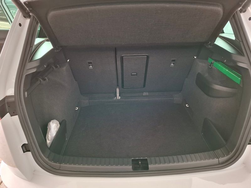 Škoda Karoq (2025) SportLine TD 2.0/110KW A7F - fotka 16 z 46