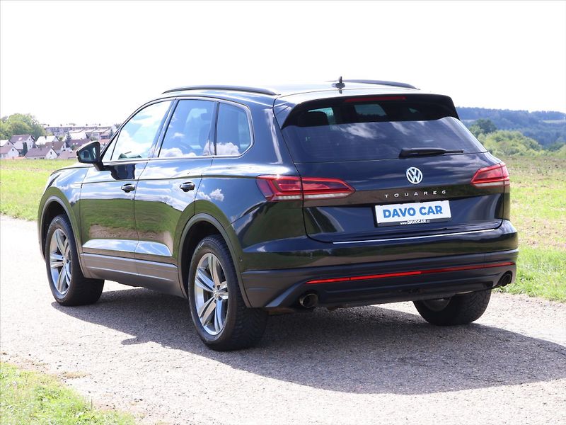 Volkswagen Touareg 3,0 TDI 170kW DSG 4M LED CZ - fotka 5 z 32