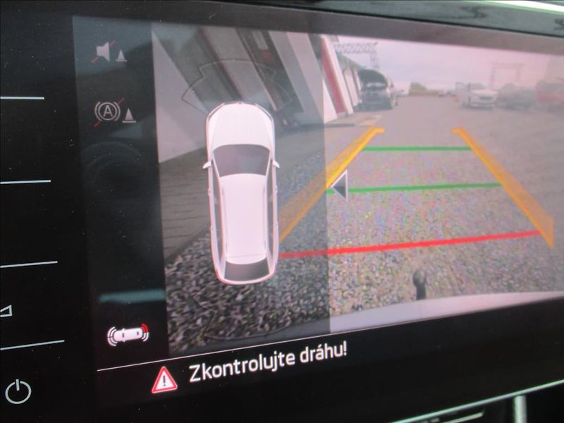 Škoda Superb 2,0 TDi,L&K,PANORAMA,DPH,CZ, - fotka 28 z 50