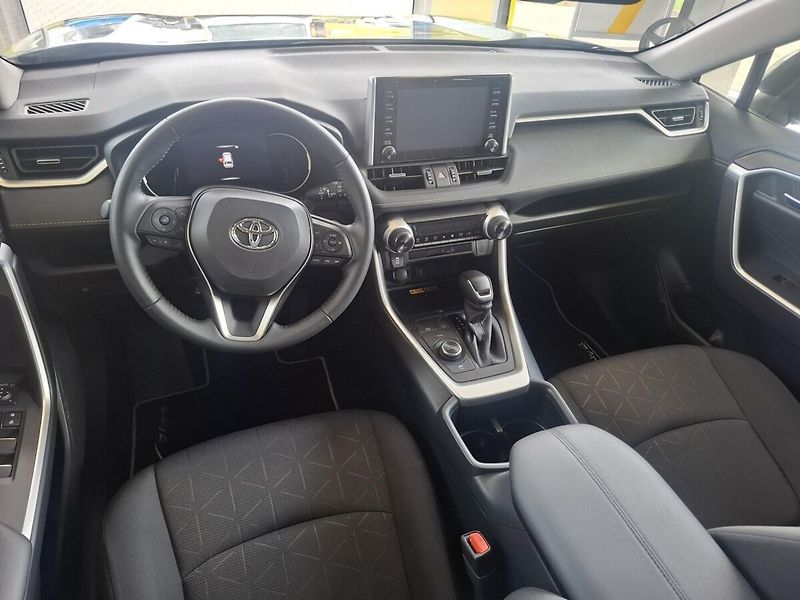 Toyota RAV4 2.5HEV 131KW 4x4 2022 - fotka 7 z 13