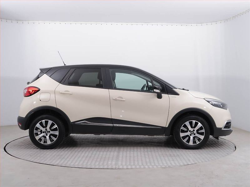 Renault Captur (2016) 1.2 TCe, Navi, Tempomat - fotka 6 z 16
