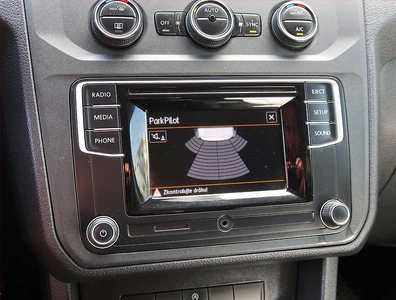 Volkswagen Caddy (2019) 1.4 TSI, 5Míst, ČR, 1Maj - fotka 16 z 19