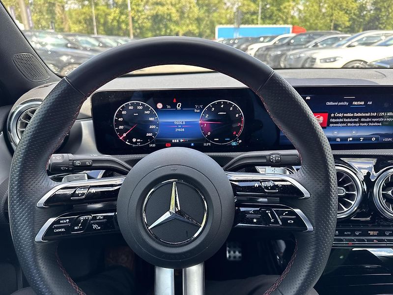 Mercedes-Benz Třídy A A 200 - fotka 11 z 19