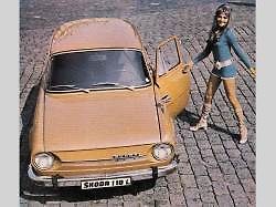 Reklamní letáky a prospekty na socialistické osobní automobily