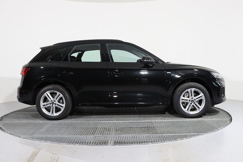 Audi Q5 Sline 40 TDI quattro Stronic - fotka 4 z 26